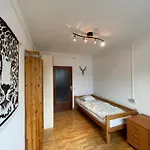 Spacious 3bd Floor Flat Close To アパート