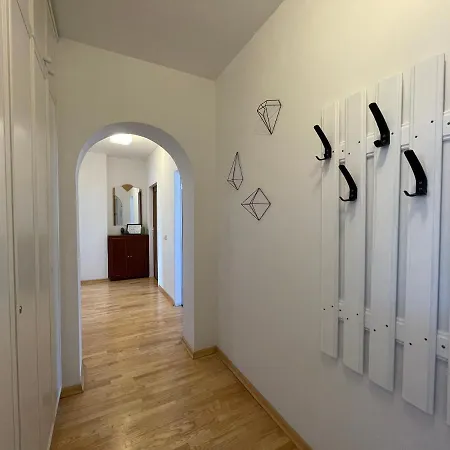 アパート Spacious 3bd Floor Flat Close To クラーゲンフルト
