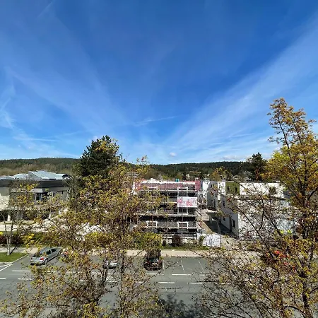 Spacious 3bd Floor Flat Close To *