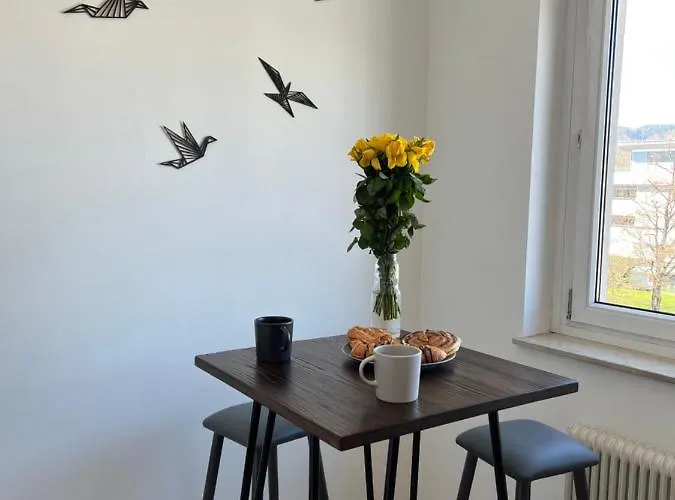 Spacious 3bd Floor Flat Close To Apartamento *